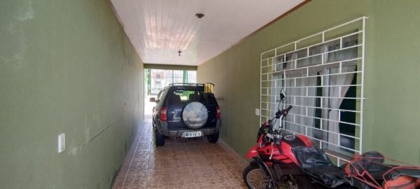 Casa em Porto Alegre, no bairro Nonoai, com 6 dormitório(s), e 6 banheiros, à ve