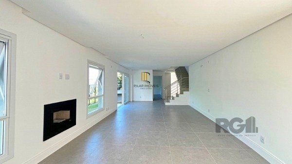 Casa em Porto Alegre, no bairro Jardim Isabel, com 3 dormitório(s), e 3 banheiro