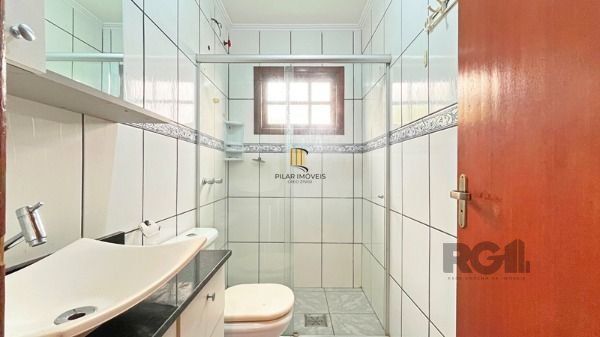 Casa em Porto Alegre, no bairro Vila Nova, com 2 dormitório(s), à venda.