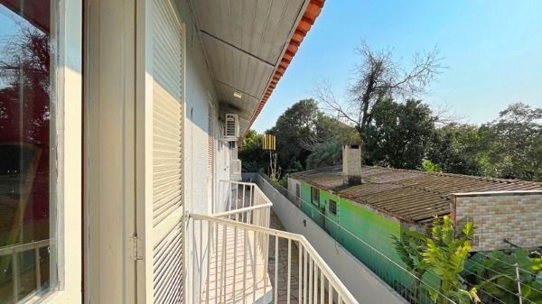 Casa Condominio em Porto Alegre, no bairro Tristeza, com 3 dormitório(s), e 3 ba