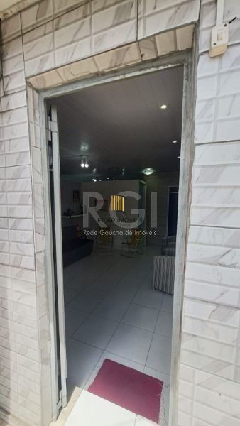 Casa para Venda - 220m², 4 dormitórios, 3 vagas - Restinga