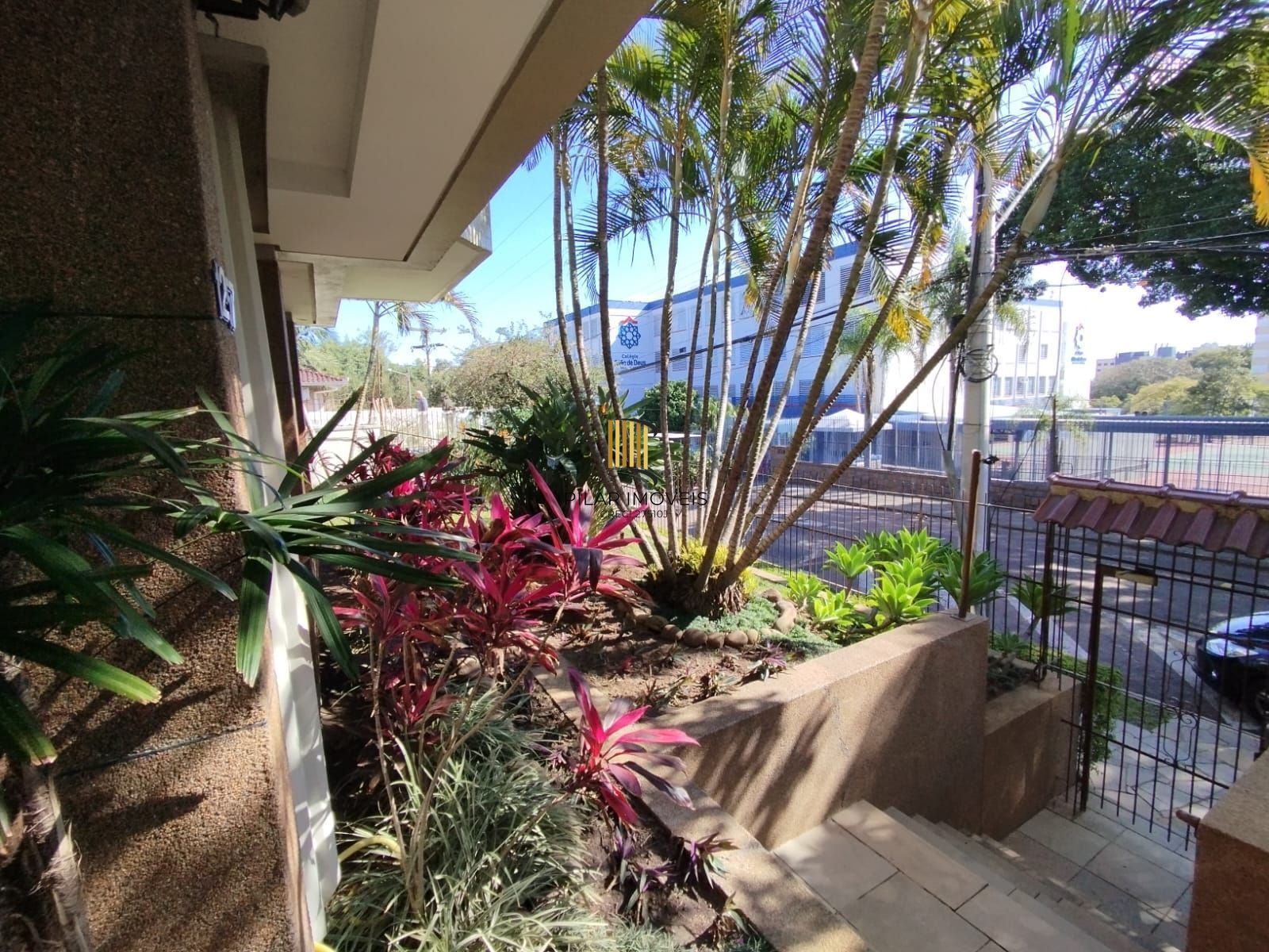 Linda cobertura no bairro Tristeza para venda.