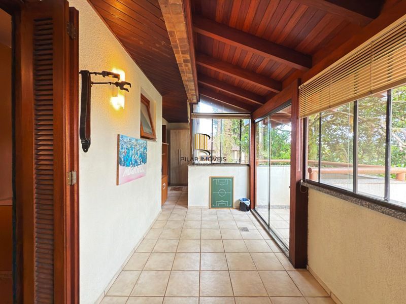 Linda Residência com 3 dormitórios sendo 1 suíte no Jardim Isabel.