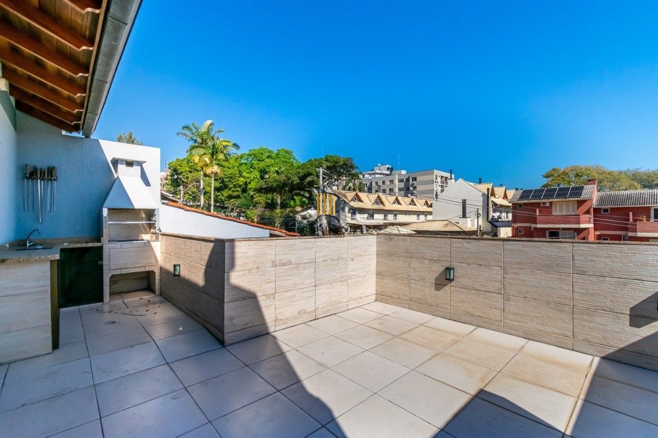 Excelente casa com 158,9m2 de área privativa, 3 dormitórios, 1 suíte, e 2 vagas.