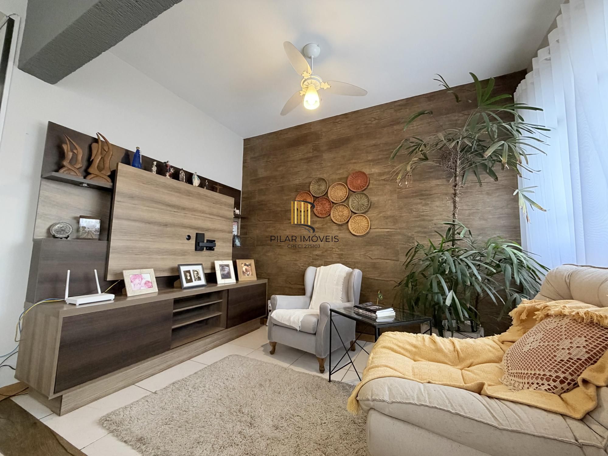 Casa 4 dormitórios no bairro Serraria