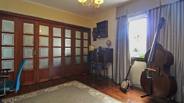 Cobertura em Porto Alegre, no bairro Petrópolis, com 3 dormitório(s), e 3 banhei