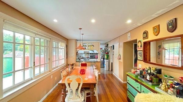 Casa Condominio em Porto Alegre, no bairro Jardim Isabel, com 3 dormitório(s), à