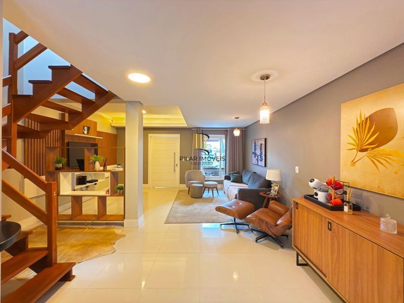 Casa com vista para o Rio e 3 dormitórios