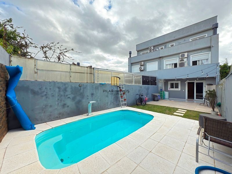 Casa com vista para o Rio e 3 dormitórios