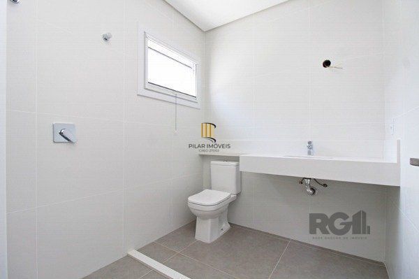 Casa em Porto Alegre, no bairro Jardim Isabel, com 3 dormitório(s), e 3 banheiro