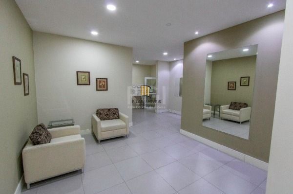 Apartamento em Porto Alegre, no bairro Tristeza, com 2 dormitório(s), e 2 banhei