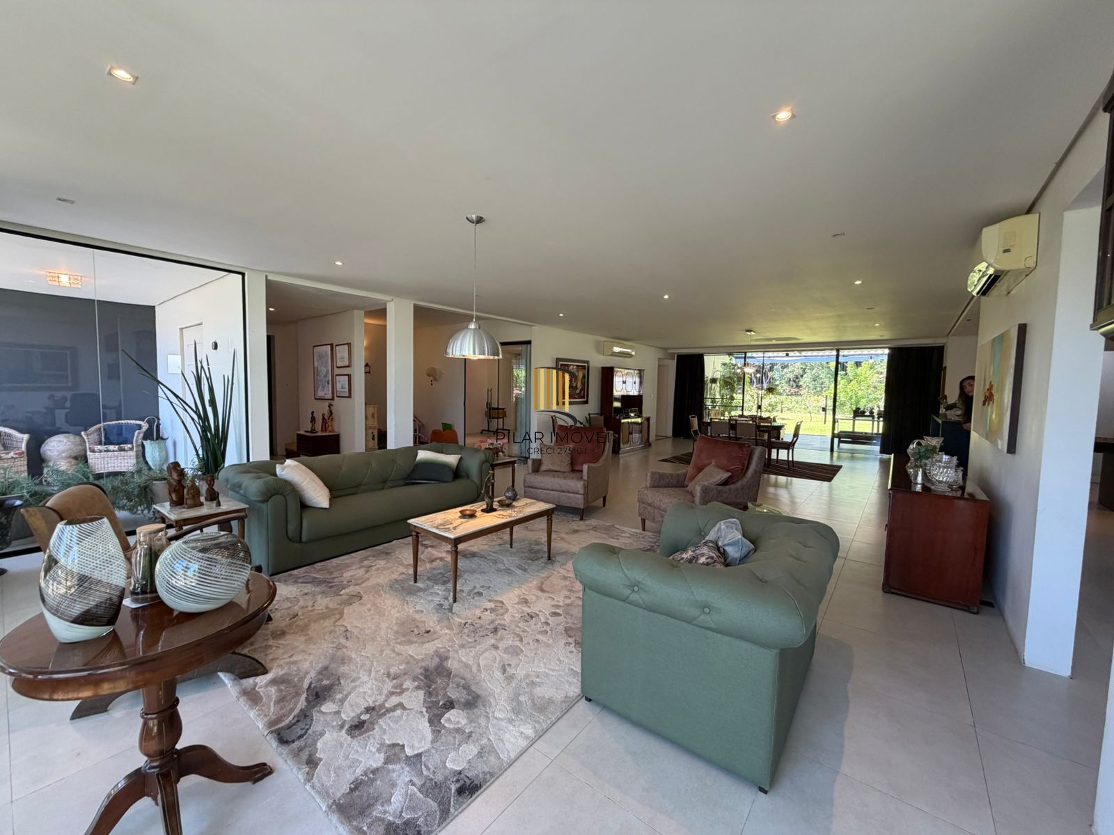 Linda Residência com 3 amplas suítes no Terra Ville.