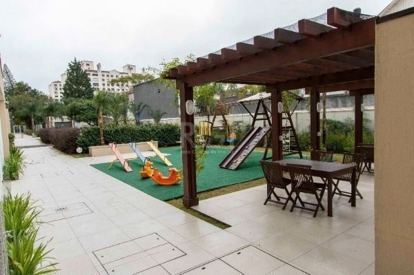 Apartamento em Porto Alegre, no bairro Tristeza, com 2 dormitório(s), e 2 banhei