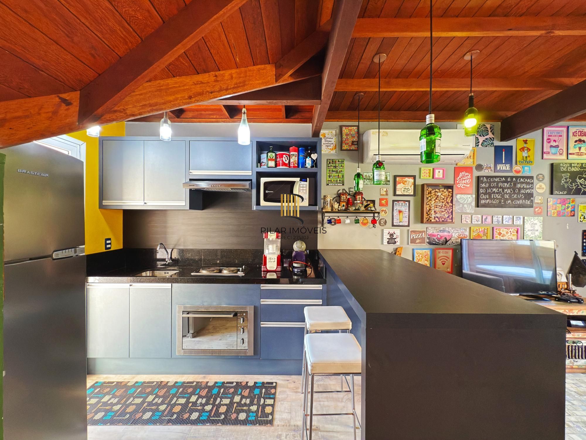 Casa de Condomínio 3 dormitórios no bairro Pedra Redonda