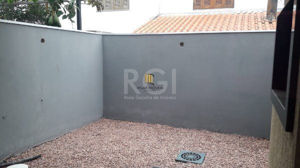 Casa para Venda - 125m², 3 dormitórios, sendo 1 suites, 1 vaga - Guarujá