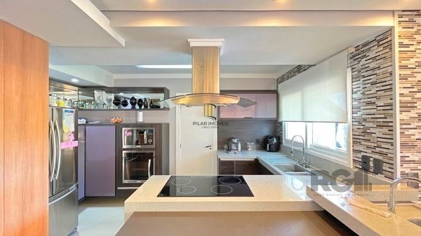 Casa em Porto Alegre, no bairro Aberta dos Morros, com 3 dormitório(s), e 3 banh