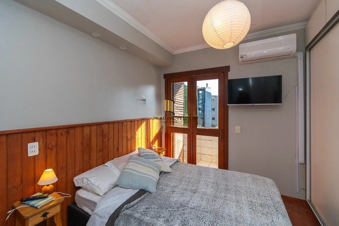 Cobertura ensolarada no coração de Petrópolis — 2 (ou 3) dormitórios + 1 vaga escriturada