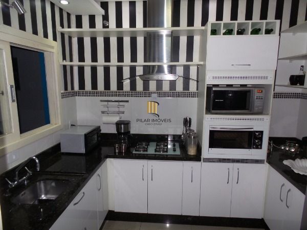 Casa para Venda - 290m², 3 dormitórios, sendo 1 suites, 6 vagas - Aberta Dos Mor