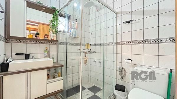 Casa para Venda - 240m², 4 dormitórios, 3 vagas - Nonoai