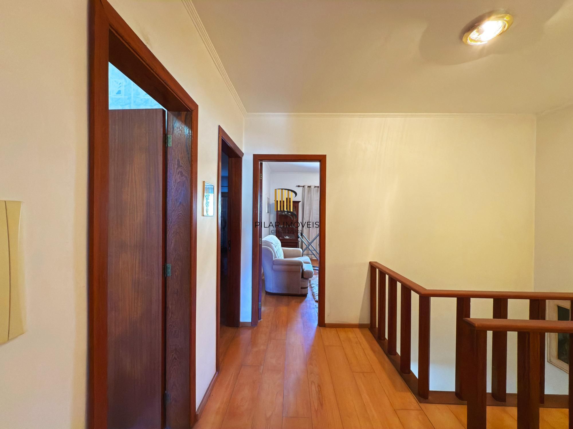 Casa para Venda - 190m², 3 dormitórios, sendo 1 suites, 3 vagas - Nonoai