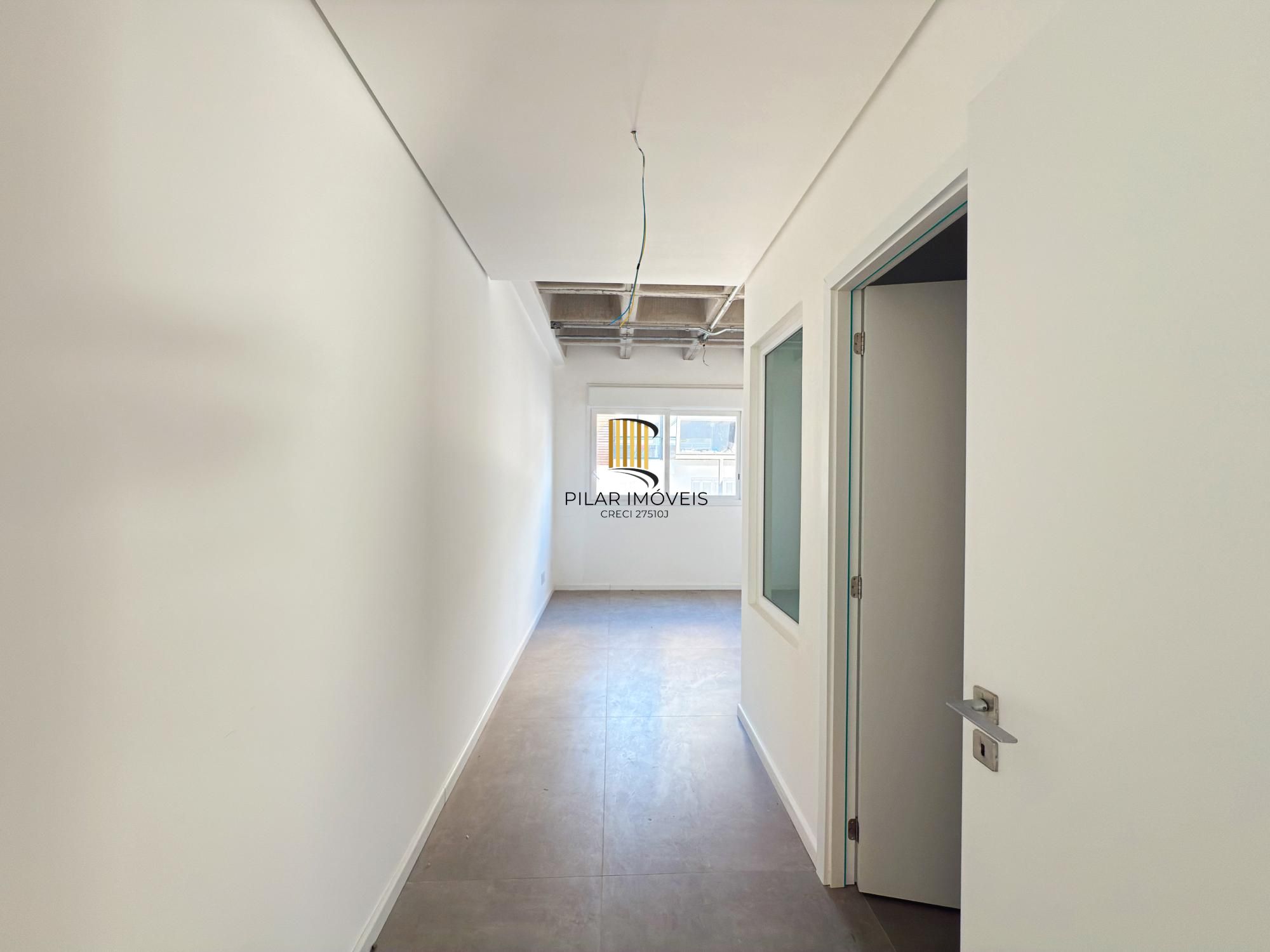 Belíssimo apartamento com 230,6m2, 3 suítes e 4 vagas de garagem. Projeto diferenciado e vista deslumbrante para o pôr do sol do Guaíba.