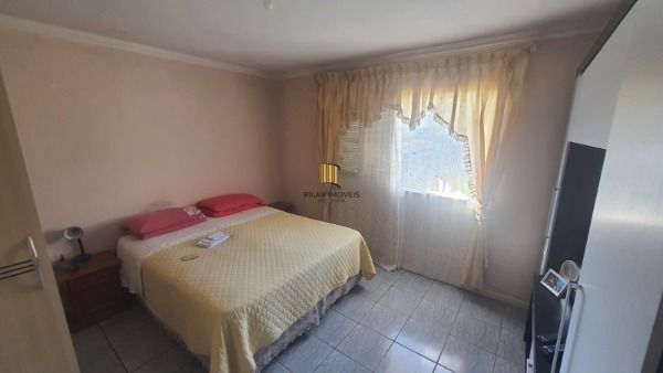 Casa em Porto Alegre, no bairro Vila Nova, com 3 dormitório(s)