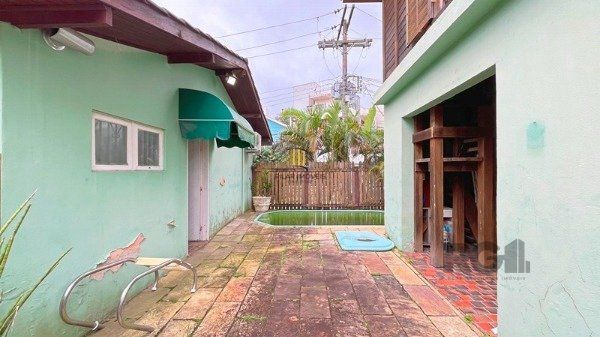 Casa em Porto Alegre, no bairro Ipanema, com 3 dormitório(s), e 3 banheiros