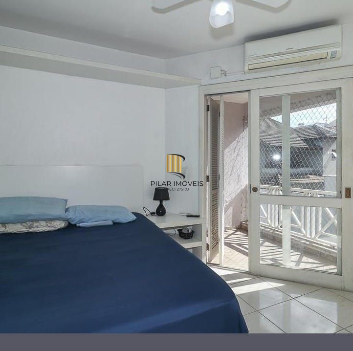 Maravilhosa Residência em condomínio com 4 dormitórios sendo 1 suíte.