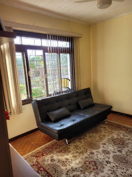 Casa em Porto Alegre, no bairro Cavalhada, com 6 dormitório(s), e 6 banheiros, à