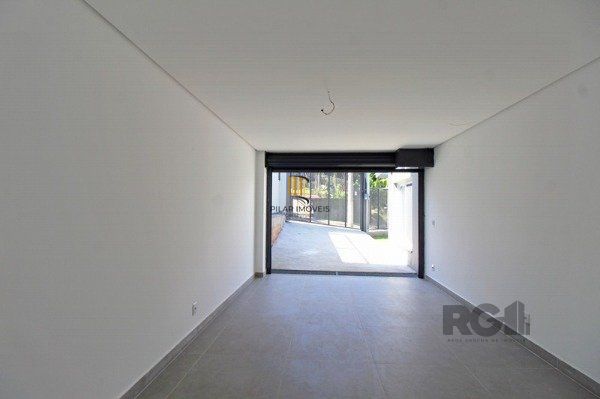 Casa em Porto Alegre, no bairro Jardim Isabel, com 3 dormitório(s), e 3 banheiro