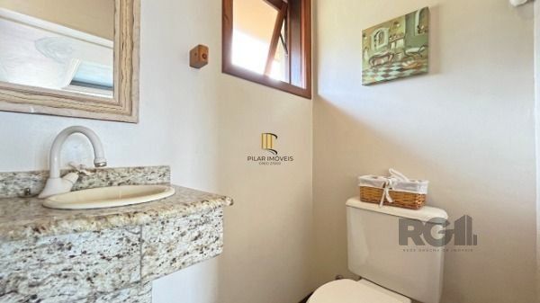 Casa em Porto Alegre, no bairro Ipanema, com 3 dormitório(s), à venda.