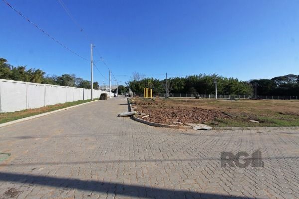 Casa Condominio em Porto Alegre, no bairro Campo Novo, com 3 dormitório(s), e 3 