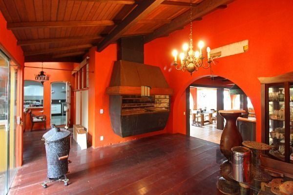 Casa em Porto Alegre, no bairro Pedra Redonda, com 7 dormitório(s), e 7 banheiro