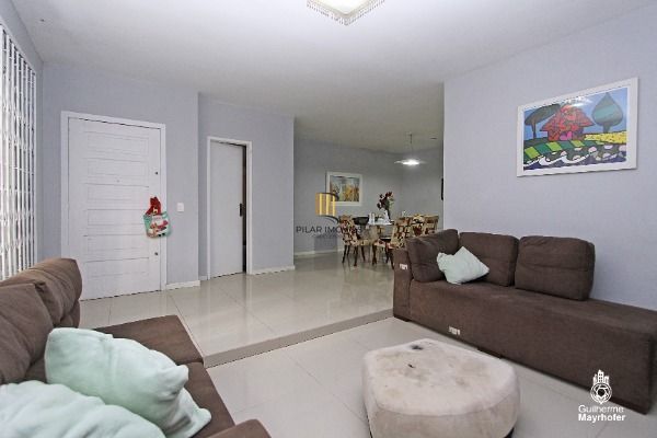Casa para Venda - 180m², 3 dormitórios, sendo 1 suites, 2 vagas - Jardim Verde