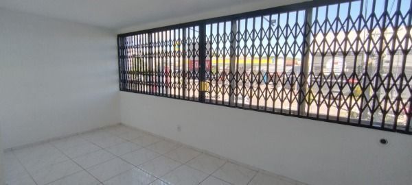 Conjunto/Sala em Porto Alegre, no bairro Camaquã, à venda.