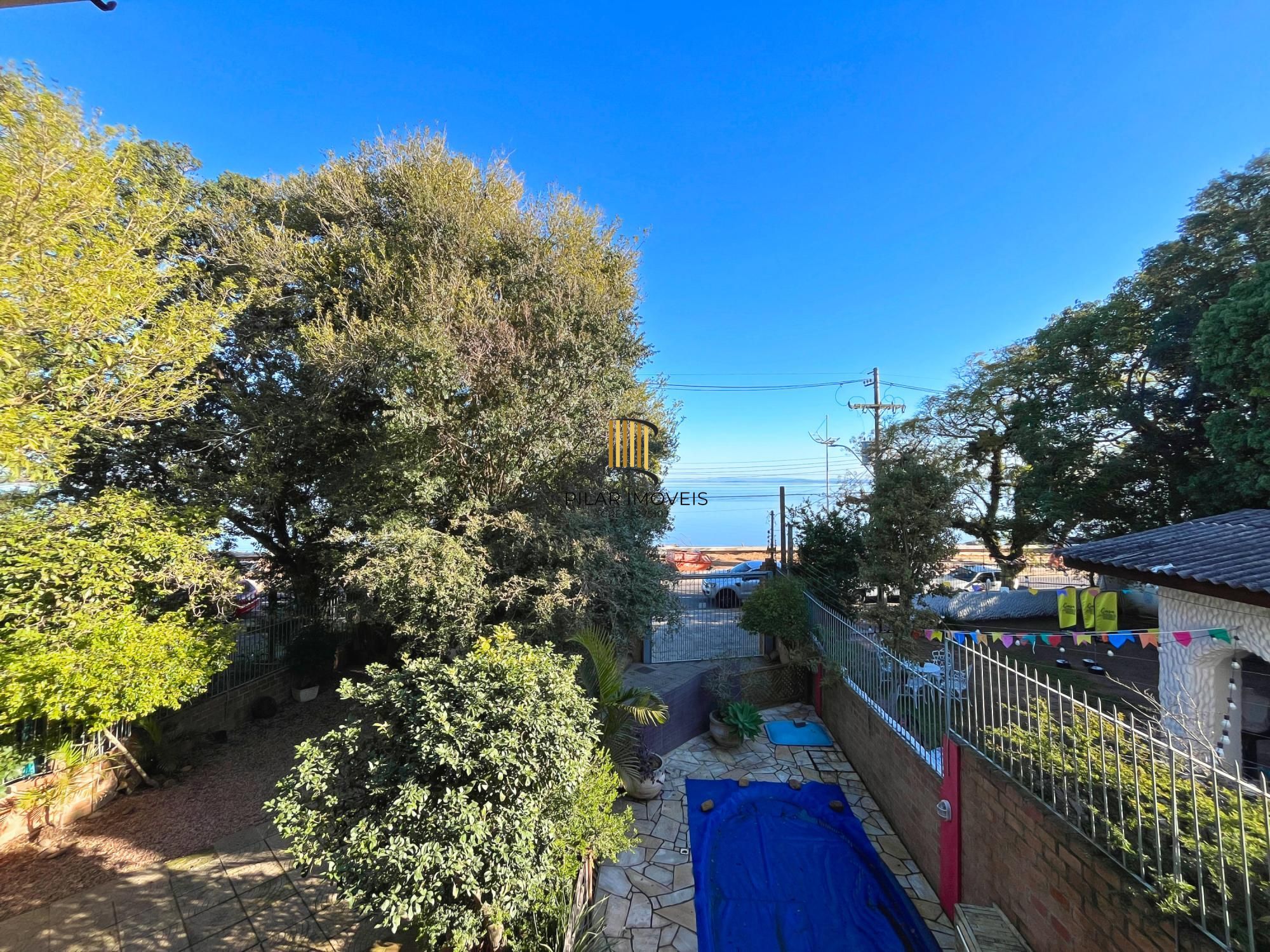 Casa 4 dormitórios no bairro Ipanema