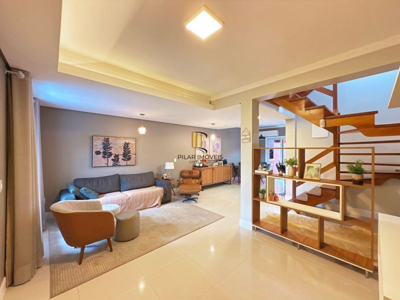 Casa com vista para o Rio e 3 dormitórios