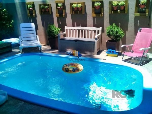 Casa em Porto Alegre, no bairro Tristeza, com 3 dormitório(s), e 3 banheiros, à 