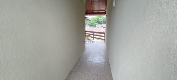 Casa em Porto Alegre, no bairro Nonoai, com 6 dormitório(s), e 6 banheiros, à ve