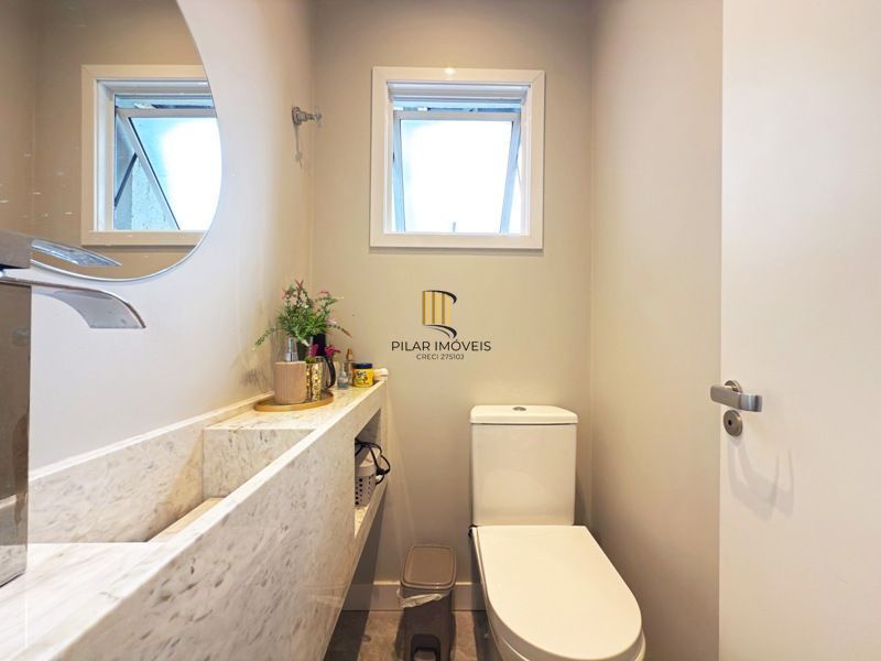 Casa contemporânea, 4 d, sendo 2 suítes, uma no térreo,206 m² , bairro tristeza