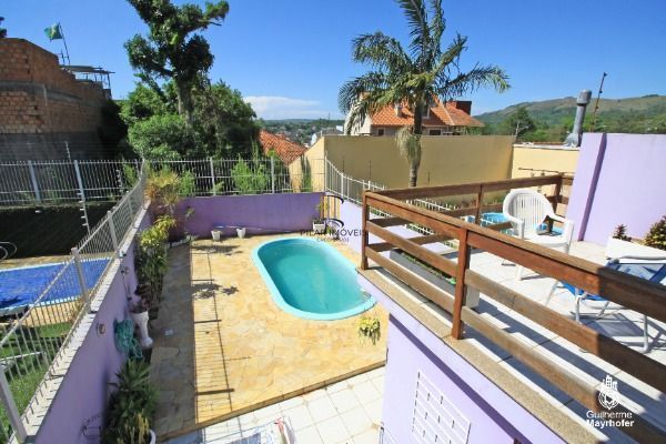 Casa para Venda - 205m², 3 dormitórios, sendo 1 suites, 2 vagas - Altos Do Ipê