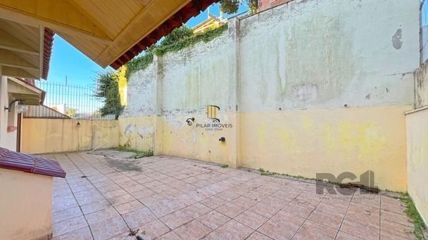 Casa para Venda - 320m², 3 dormitórios, sendo 1 suites, 3 vagas - Altos Do Ipê