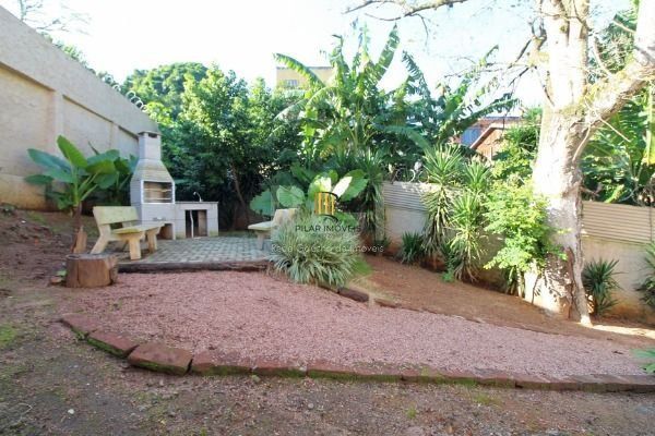 Casa para Venda - 108.8m², 2 dormitórios, sendo 2 suites, 1 vaga - Teresópolis