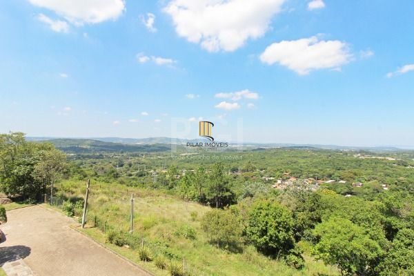 Casa Condominio em Porto Alegre, no bairro Glória, com 3 dormitório(s), e 3 banh