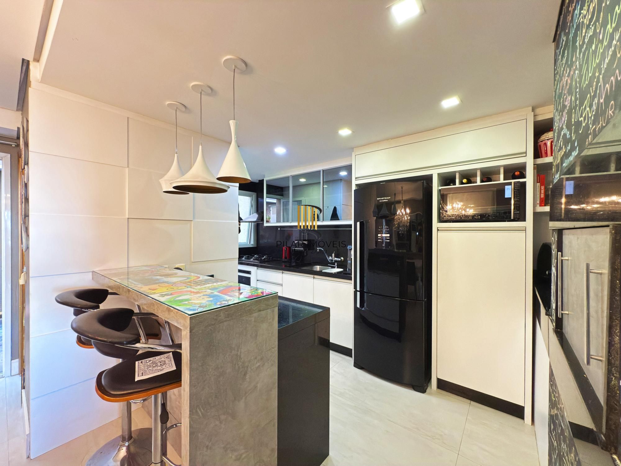 Casa de Condomínio 3 dormitórios no bairro Pedra Redonda