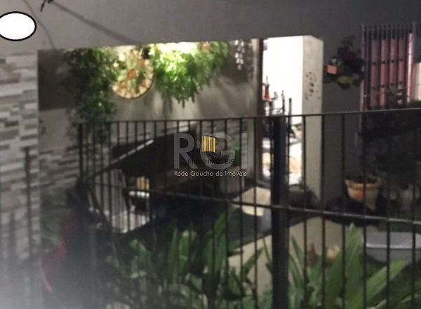 Casa em Porto Alegre, no bairro Espírito Santo, com 3 dormitório(s), e 3 banheir