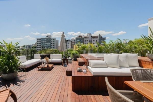 Cobertura para Venda - 150.32m², 2 dormitórios, sendo 1 suites, 2 vagas - Triste