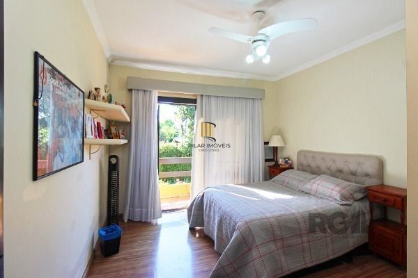 Casa Condominio em Porto Alegre, no bairro Cavalhada, com 4 dormitório(s), e 4 b