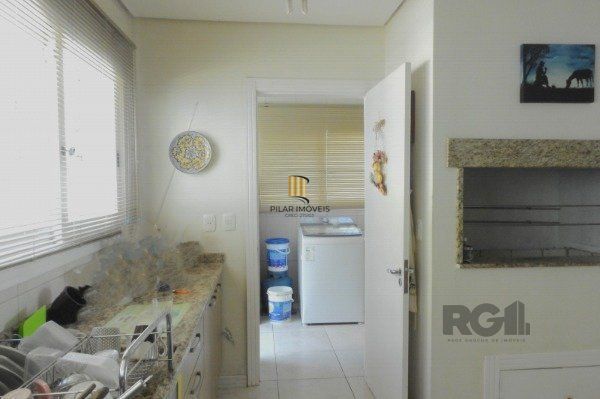 Casa em Porto Alegre, no bairro Espirito Santo, com 3 dormitório(s), e 3 banheir