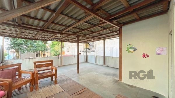 Casa para Venda - 240m², 4 dormitórios, 3 vagas - Nonoai